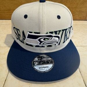 Seattle Seahawks New Era 9FIFTY Snapback Hat Brand new / never worn